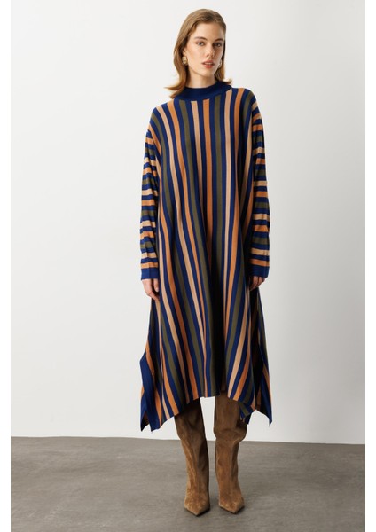 Yırtmaç Detay Çizgili Triko Elbise-LACI