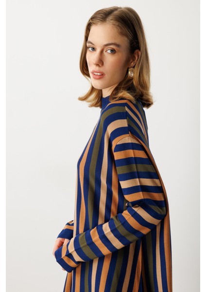 Yırtmaç Detay Çizgili Triko Elbise-LACI