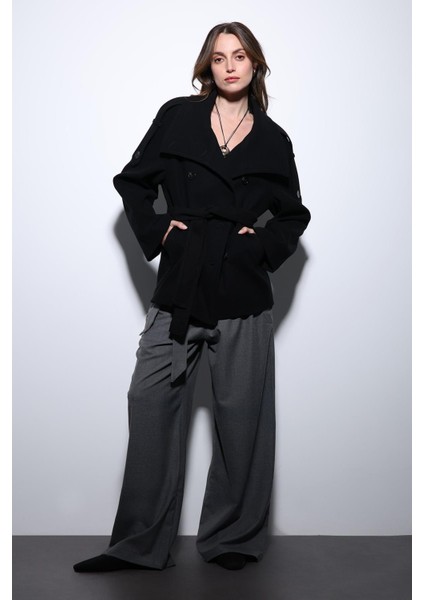 Siyah Dik Yaka Kruvaze Kadın Kaban fiyatları