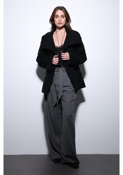 Siyah Dik Yaka Kruvaze Kadın Kaban modelleri