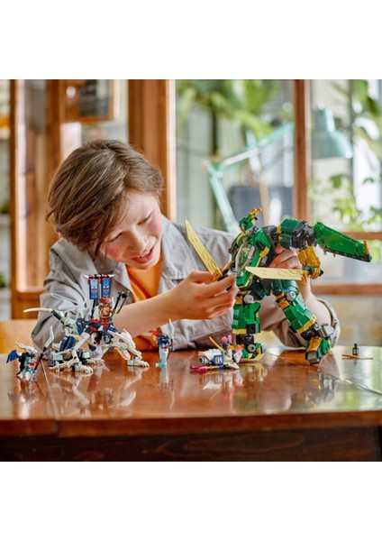 Bfs LEGO Ninjago Lloyd'un Jet Robotu 71845 modelleri