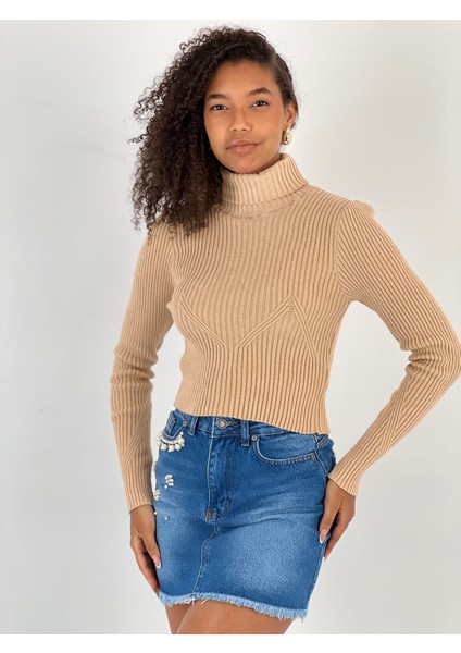 Kadın Boğazlı Yaka Fitilli Crop Bej Triko Bluz