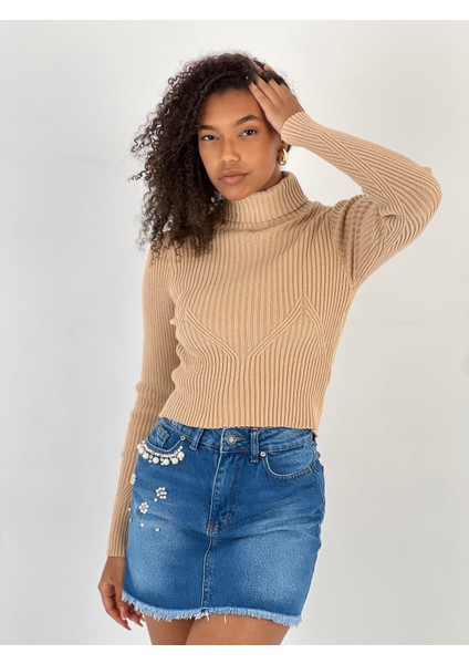 Kadın Boğazlı Yaka Fitilli Crop Bej Triko Bluz indirimleri