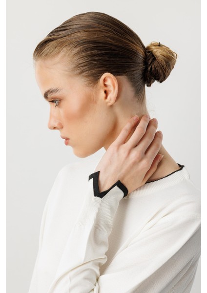 Biye Detaylı Basic Triko Kazak-Kemık indirimleri