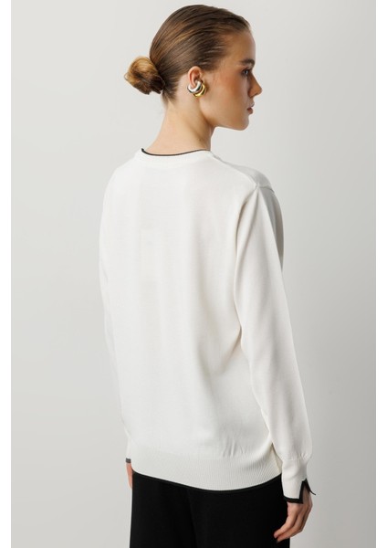 Biye Detaylı Basic Triko Kazak-Kemık