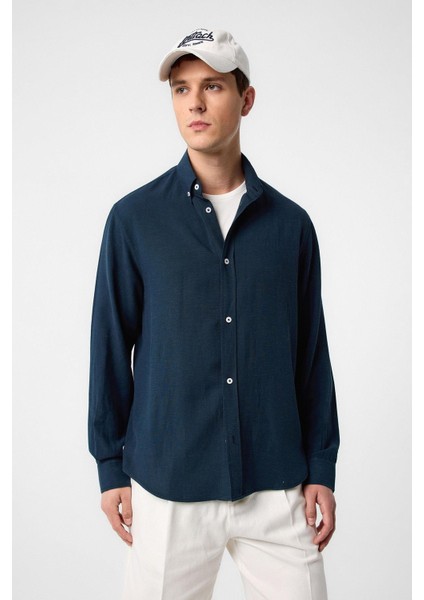 Lacivert Keten Karışımlı Yaka Düğmeli Erkek Gömlek