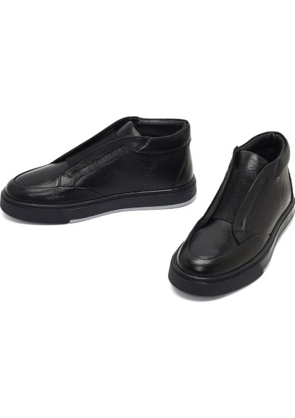 Erkek Siyah Deri Spor Bot 25WFD805418 modelleri