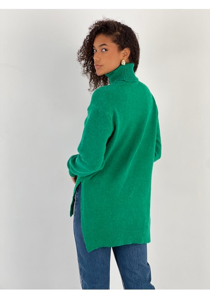 Düşük Omuzlu Yanları Yırtmaçlı Boğazlı Yeşil Kazak fırsatları