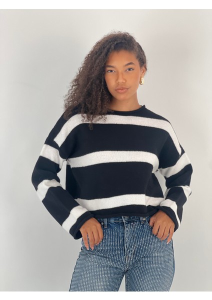 Geniş Çizgili Bisiklet Yaka Siyah Triko Kazak