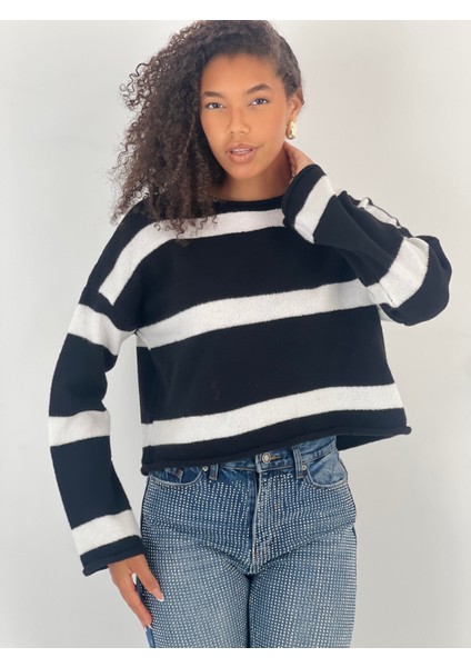 Geniş Çizgili Bisiklet Yaka Siyah Triko Kazak indirimleri