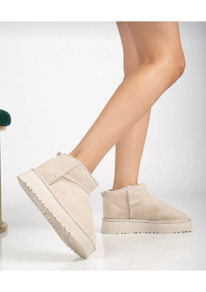 Bej Içi Tüylü Kalın Tabanlı Bot