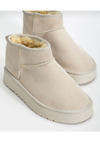 Bej Içi Tüylü Kalın Tabanlı Bot