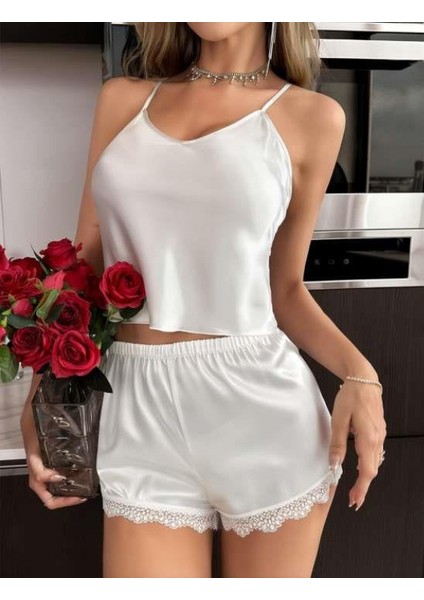 Beyaz Dantel Işlemeli Ince Askılı Saten Şortlu Takım
