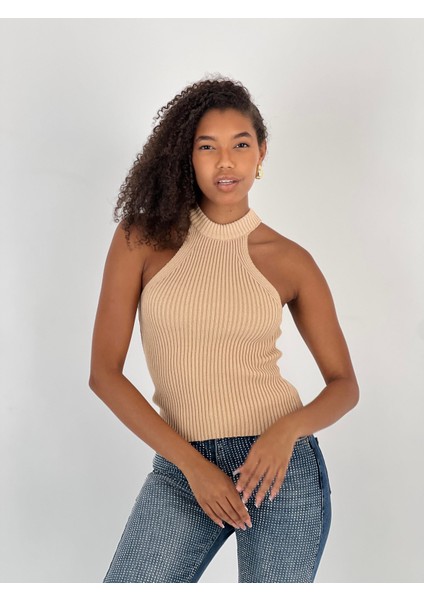 Kadın Boğazlı Yaka Kolsuz Fitilli Bej Crop Triko Bluz