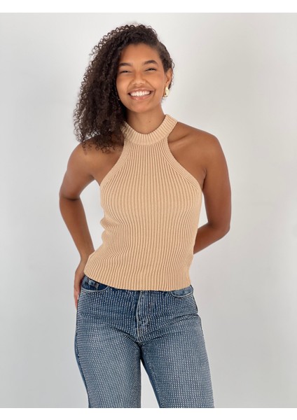 Kadın Boğazlı Yaka Kolsuz Fitilli Bej Crop Triko Bluz fiyatları