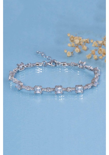 Beyaz Taşlı Sıralı Su Yolu Gümüş Bileklik fırsatları