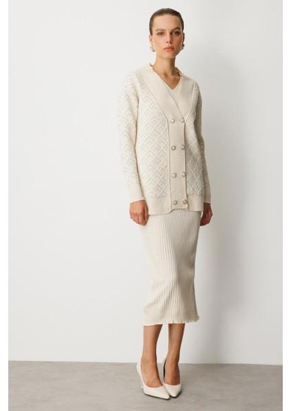 Düğme Detaylı Desenli Triko Hırka-EKRU fırsatları