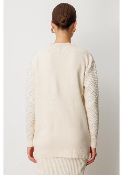 Düğme Detaylı Desenli Triko Hırka-EKRU