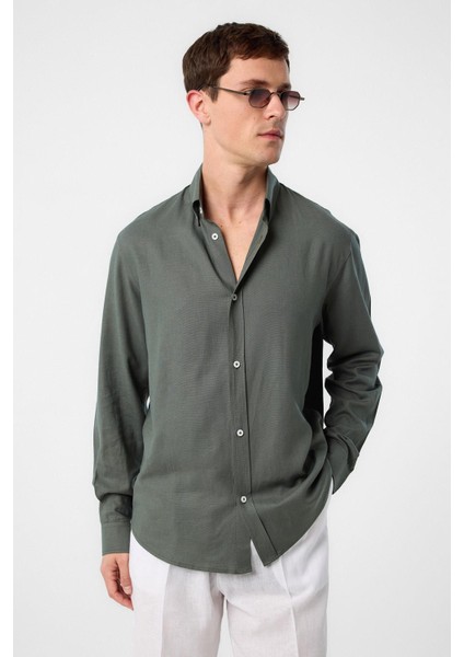 Haki Keten Karışımlı Yaka Düğmeli Erkek Gömlek