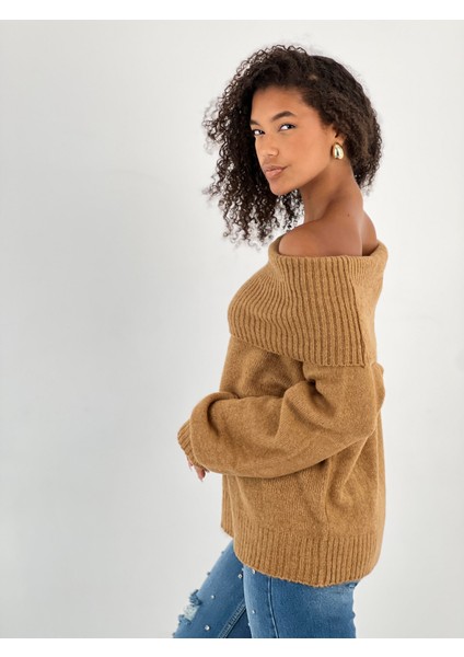 Kadın Madonna Yaka Camel Triko Kazak modelleri