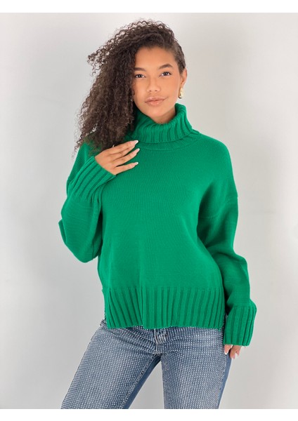 Kadın Kısa Kesim Boğazlı Yeşil Triko Kazak