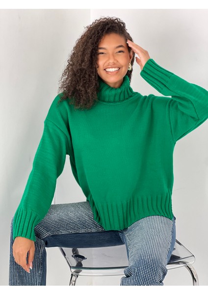 Kadın Kısa Kesim Boğazlı Yeşil Triko Kazak modelleri