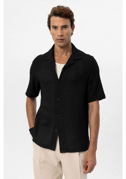 Siyah Dokulu Kroşe Erkek Gömlek fırsatları