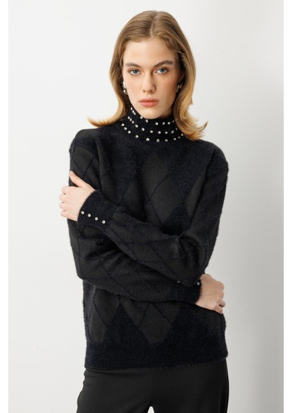 Taş Detaylı Yarım Balıkçı Triko Kazak-SİYAH