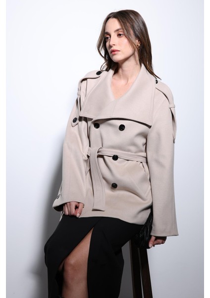 Bej Dik Yaka Kruvaze Kadın Kaban