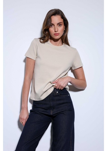 Bej Basic Kadın T-Shirt