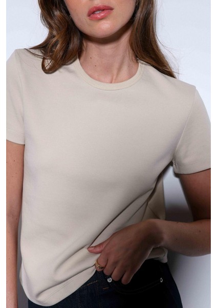 Bej Basic Kadın T-Shirt fırsatları
