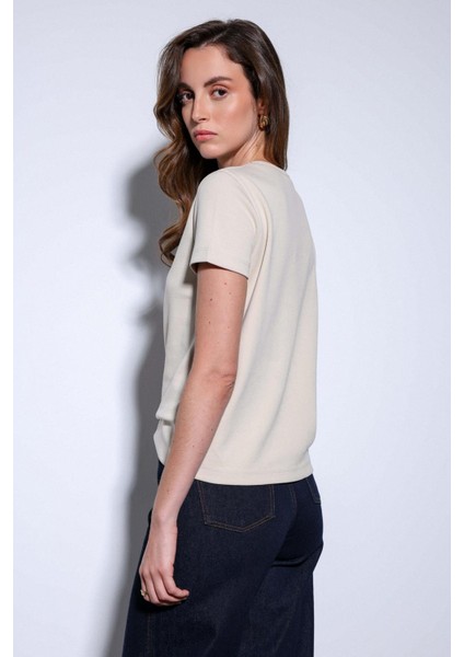 Bej Basic Kadın T-Shirt indirimleri