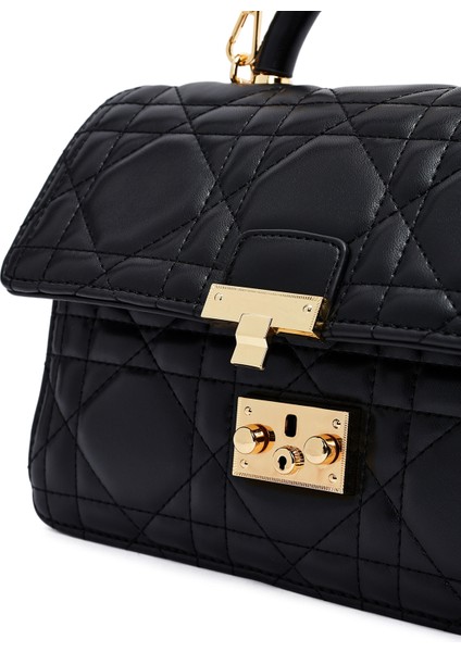 Kadın Siyah Uzun Askılı Mini Kapitone Çapraz Çanta 25ABD2433KP