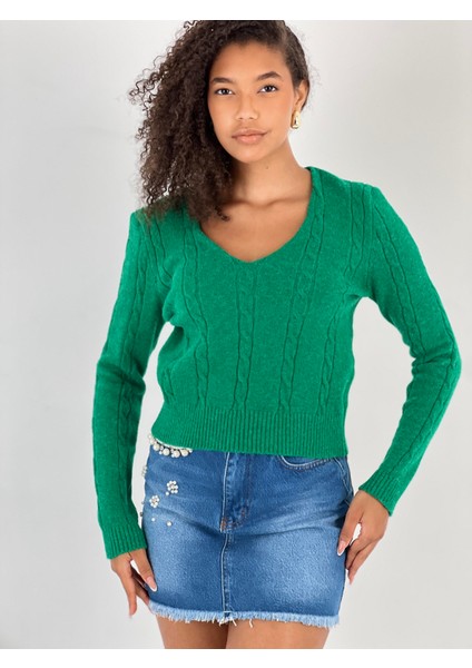 Kadın V Yaka Saç Örgü Kısa Yeşil Triko Kazak