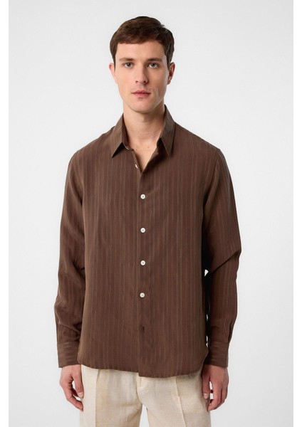 Kahve Çizgili ve Dokulu Erkek Gömlek