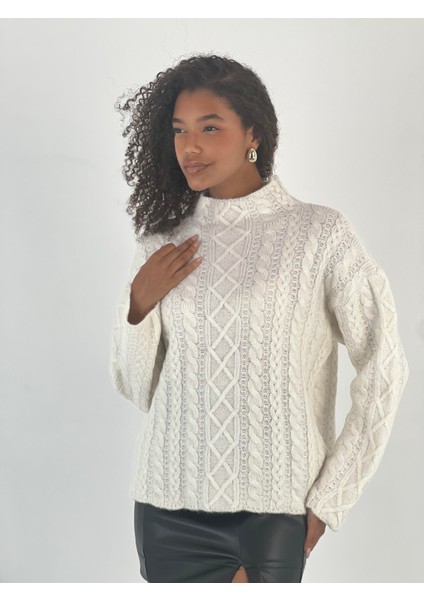 Kadın Saç Örgü Desenli Yüksek Yaka Ekru Triko Kazak