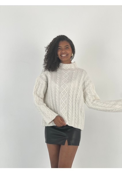 Kadın Saç Örgü Desenli Yüksek Yaka Ekru Triko Kazak fırsatları