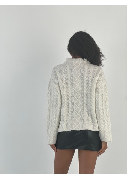 Kadın Saç Örgü Desenli Yüksek Yaka Ekru Triko Kazak indirimleri