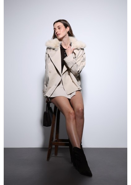 Bej Suni Kürklü Kısa Kadın Trençkot