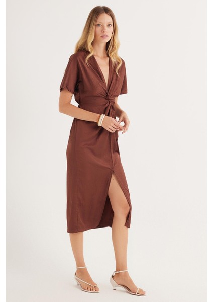Kadın Slim Fit Dar Kesim Kısa Kollu V Yaka Kahverengi Elbise