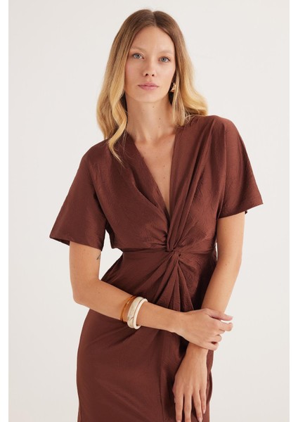 Kadın Slim Fit Dar Kesim Kısa Kollu V Yaka Kahverengi Elbise fiyatları