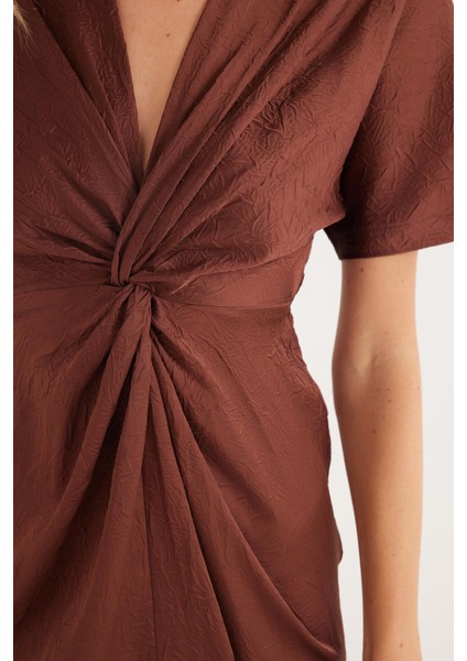 Kadın Slim Fit Dar Kesim Kısa Kollu V Yaka Kahverengi Elbise modelleri
