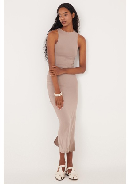 Kadın Modal Kumaş Slim Fit Dar Kesim Sıfır Kol Bisiklet Yaka Vizon Elbise indirimleri