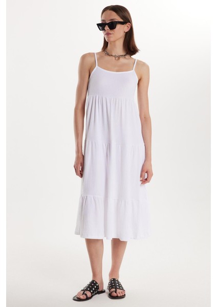 Kadın Slim Fit Dar Kesim Ince Askılı U Yaka Midi Beyaz Elbise