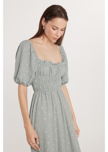 Kadın Slim Fit Dar Kesim Kısa Kollu Beli Büzgülü Kare Yaka Elbise modelleri