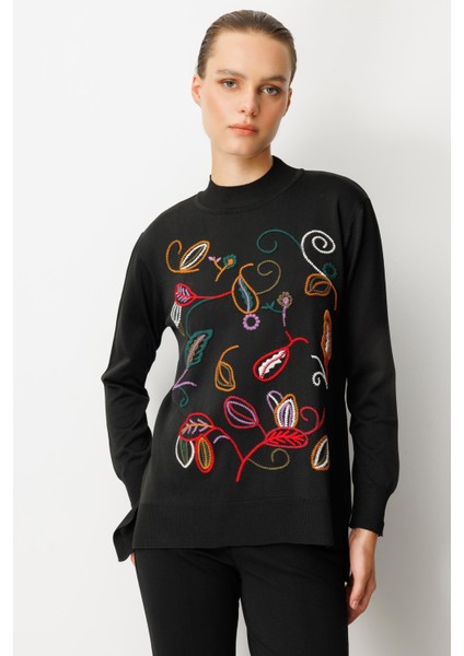 Nakış Detaylı Triko Kazak-Siyah modelleri