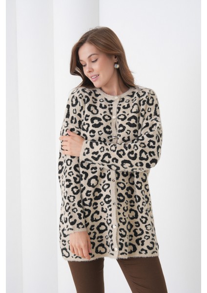 Kadın Tesettüre Uygun Midi Boy Uzun Kol Önden Düğmeli Leopar Desenli Spor Şık Triko Ceket fiyatları