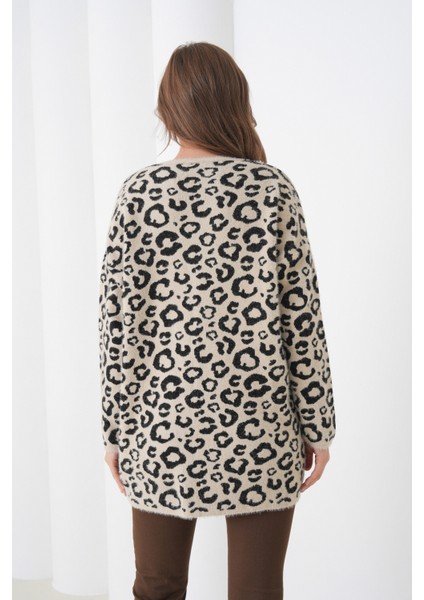 Kadın Tesettüre Uygun Midi Boy Uzun Kol Önden Düğmeli Leopar Desenli Spor Şık Triko Ceket fırsatları