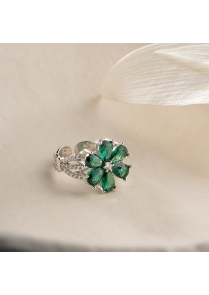 925 Ayar Gümüş Yeşil Taşlı Çiçek Yüzük modelleri