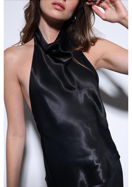 Siyah Saten Halter Kadın Top